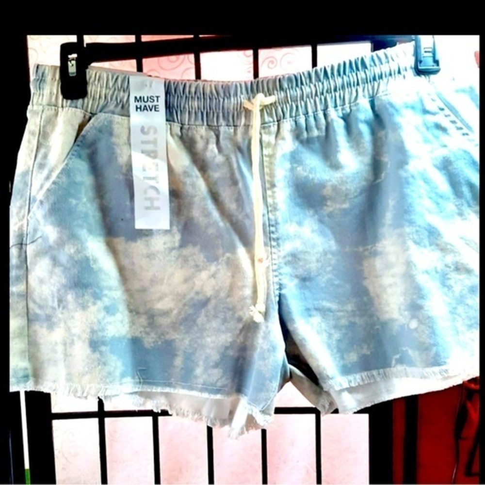 Tinseltown midrise pulling short Corona tie dye large